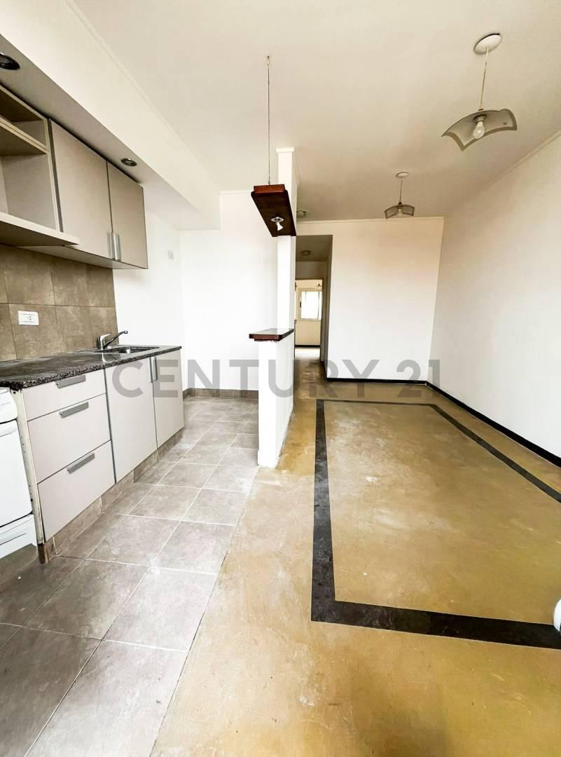 Foto de Departamento 2 ambientes con cochera - 1 piso por escalera, imagen 4