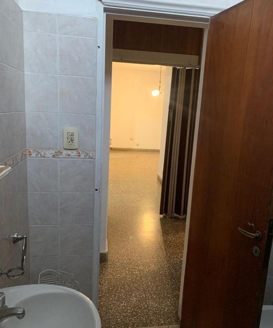 Foto de VENDO DEPARTAMENTO EN CENTRO DE 3 DORMITORIO Y 3 BAÑO, imagen 2