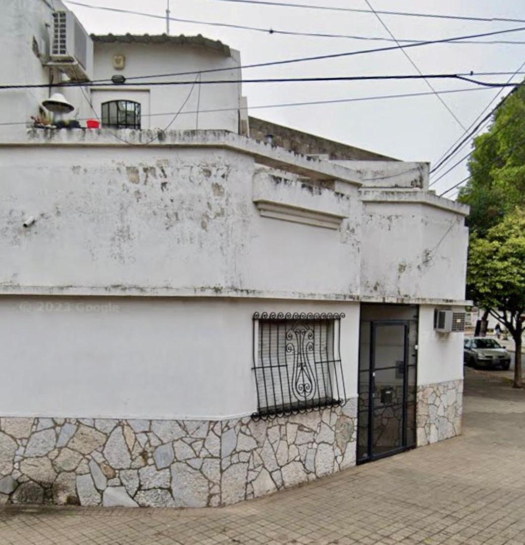 Casa dos Dormitorios en Planta Baja con Cochera y Casa en Planta Alta dos dormitorios