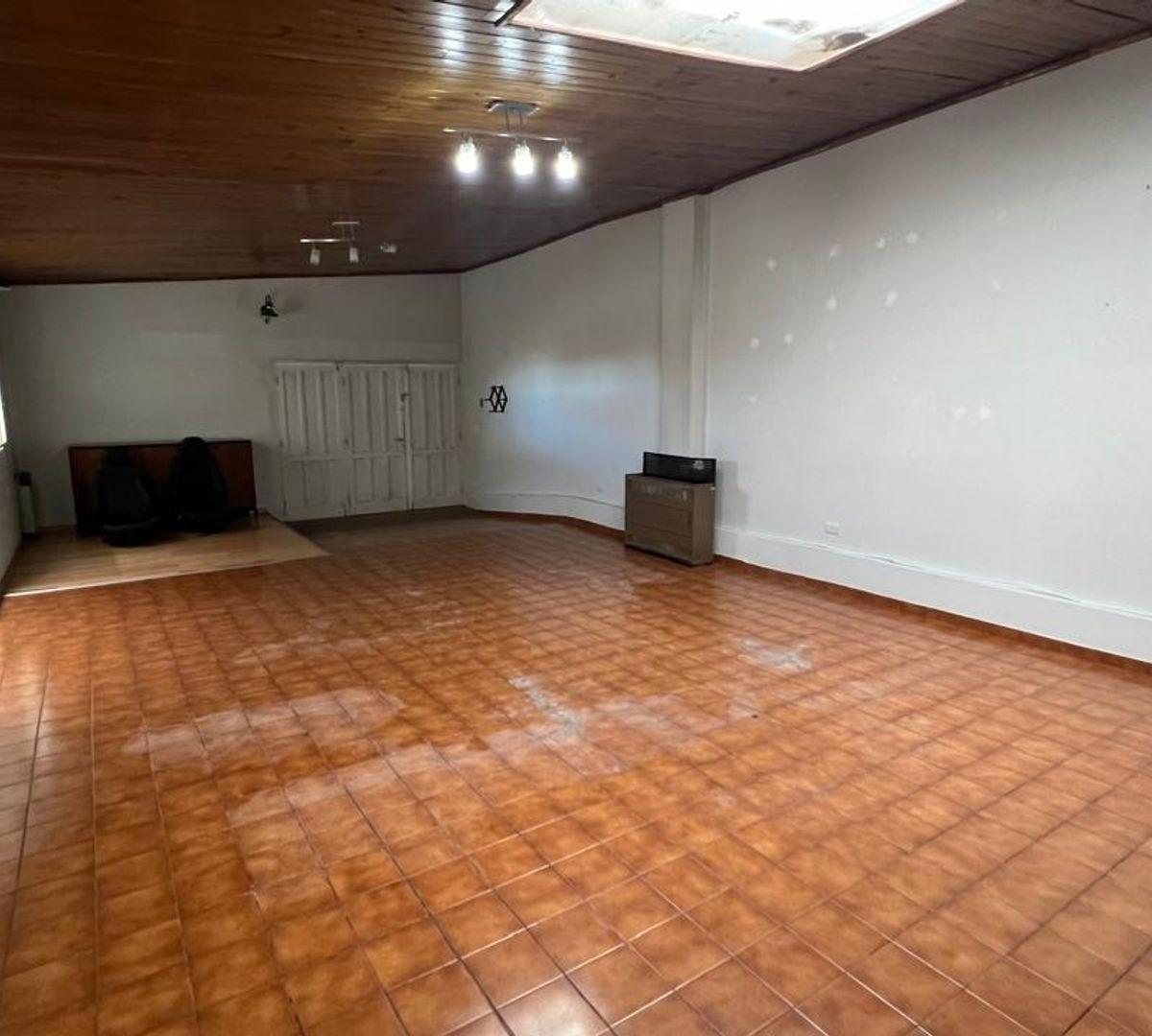 Venta de Casa 4 Dorm. 2