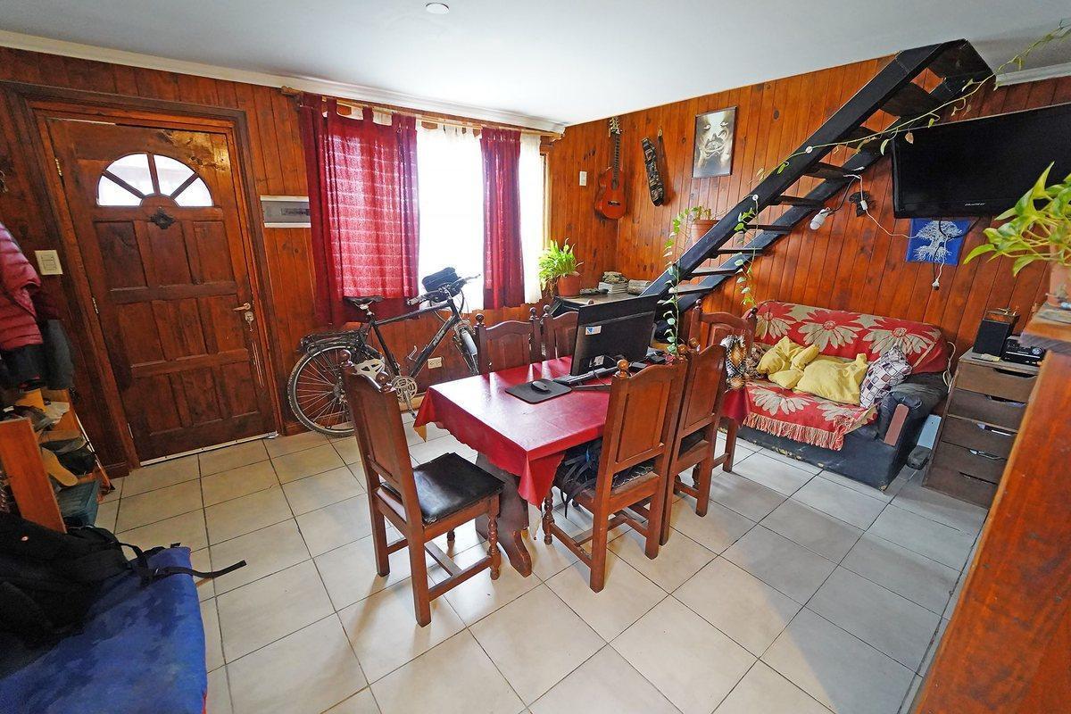 Venta o Permuta Casa y Dpto en Barrio Alakalufes 3