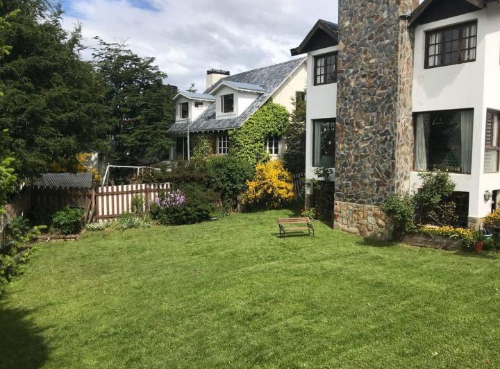 Hermosa Casa + Terreno 430 m2 céntrico en Ushuaia 5