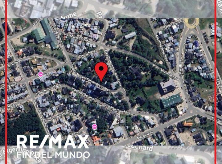 Hermosa Casa + Terreno 430 m2 céntrico en Ushuaia 1