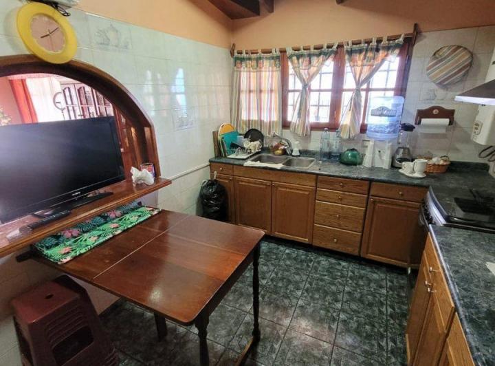 Se vende gran propiedad más dos departamentos 4
