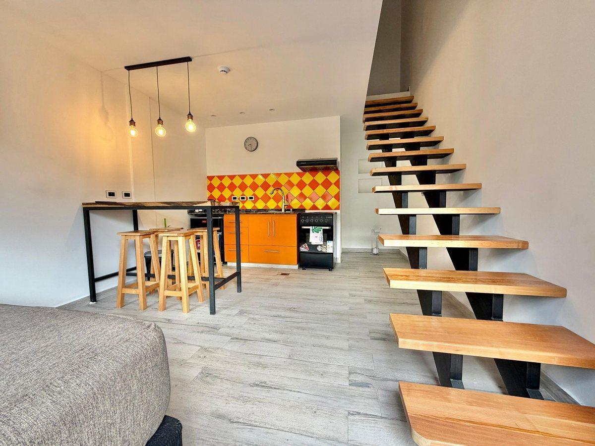 Dpto tipo duplex un dormitorio ALQUILER, B. Andino