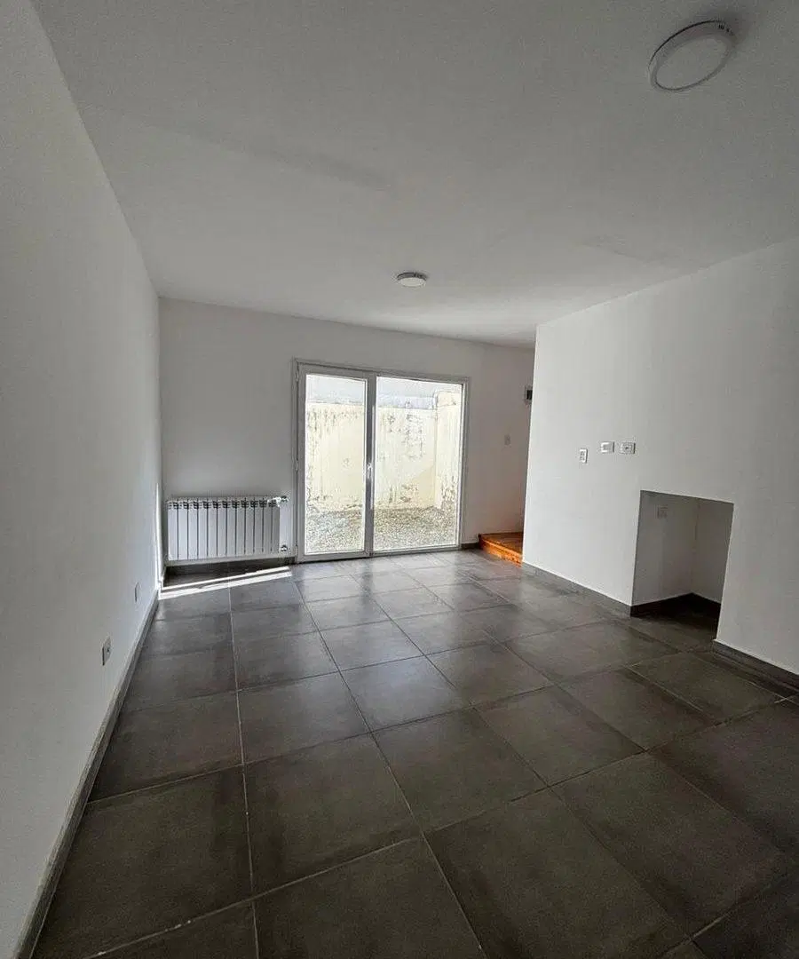 DUPLEX EN VENTA DE 2 DORM 2 BAÑOS Y PATIO 2