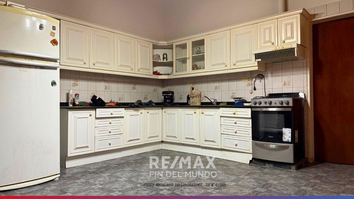 CASA EN VENTA 9 AMBIENTES CON QUINCHO Y PARRILLA