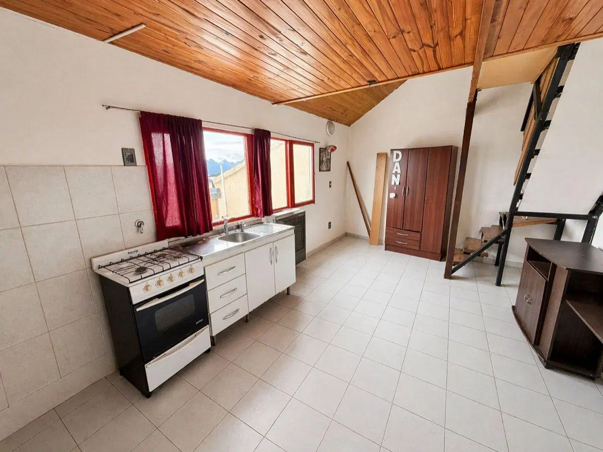 Venta casa + local + dptos Ushuaia. Oportunidad! 4