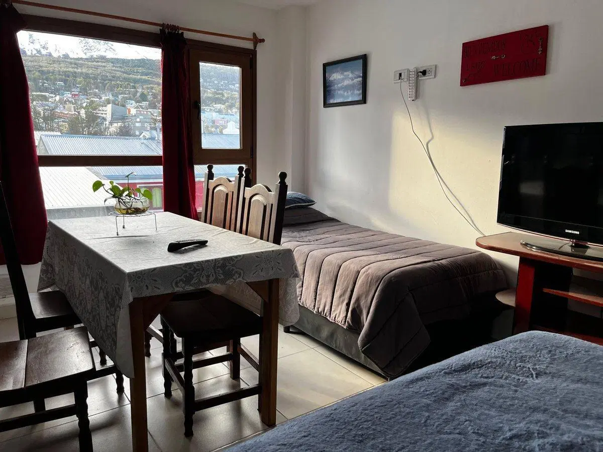 Oportunidad Ushuaia, 2 dptos, piso completo. 99m2 3