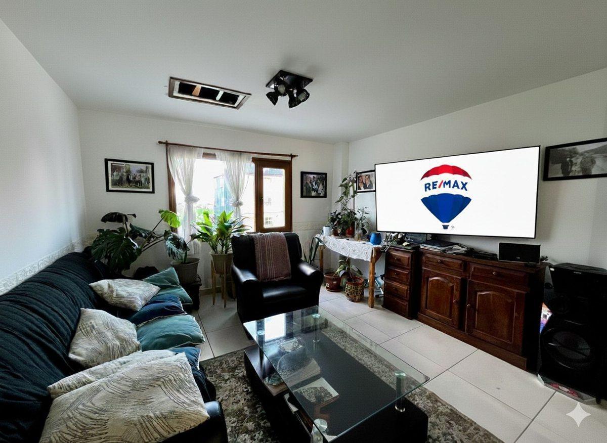 Oportunidad Ushuaia, 2 dptos, piso completo. 99m2