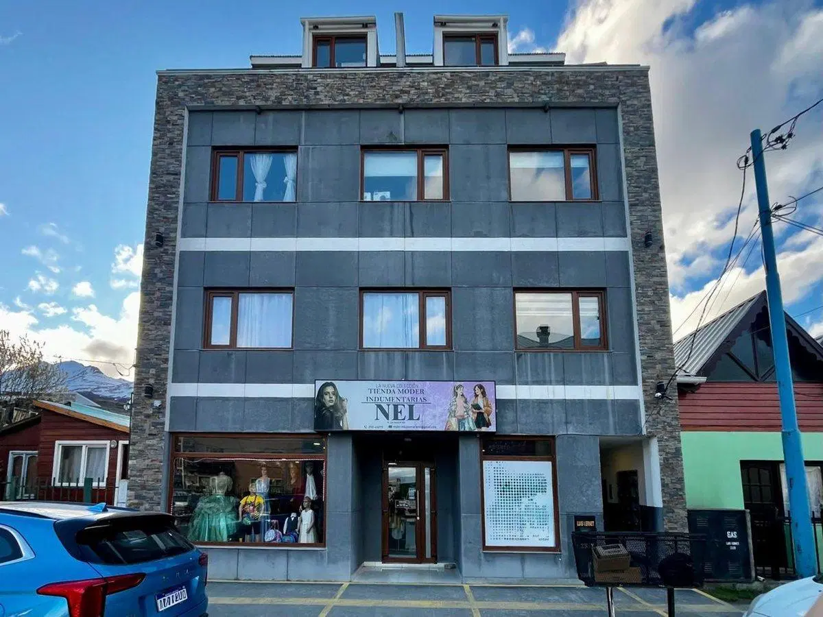 Oportunidad Ushuaia, 2 dptos, piso completo. 99m2 4