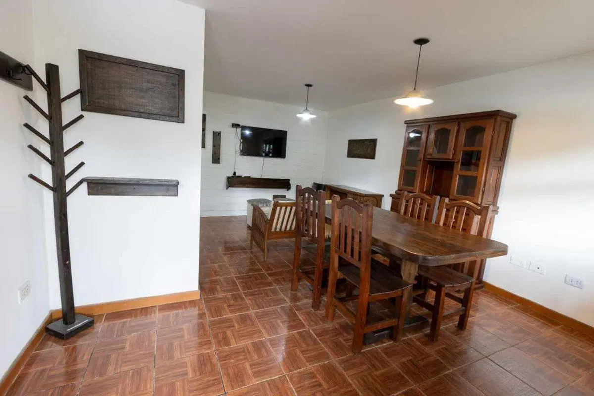ALQUILER DE CASA 3 DORM./ B° MIRADOR DEL OLIVIA 2