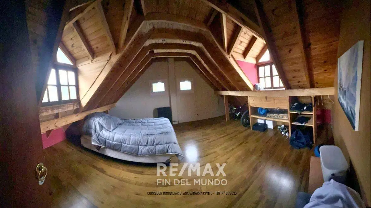 VENTA| CASA alta gama | 5 dorm y garage| Bº ANDINO 4