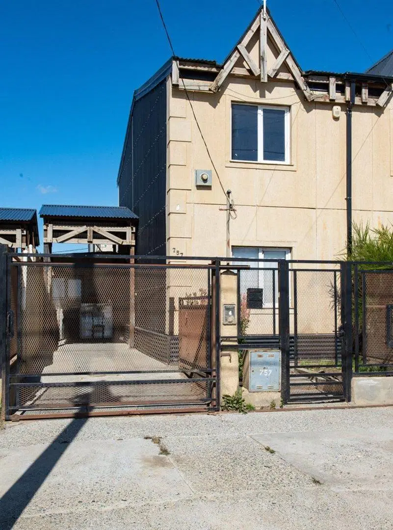 DUPLEX EN VENTA - 2 DORMITORIOS B° CHACRA 13 5