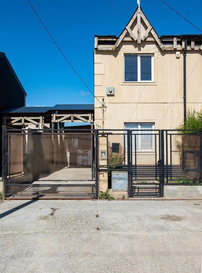DUPLEX EN VENTA - 2 DORMITORIOS B° CHACRA 13 3