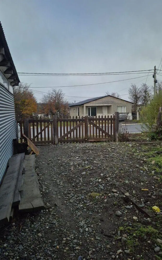 Venta Casa en Tolhuin con Galpon 2