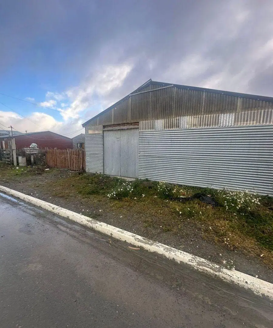 Venta Casa en Tolhuin con Galpon 5
