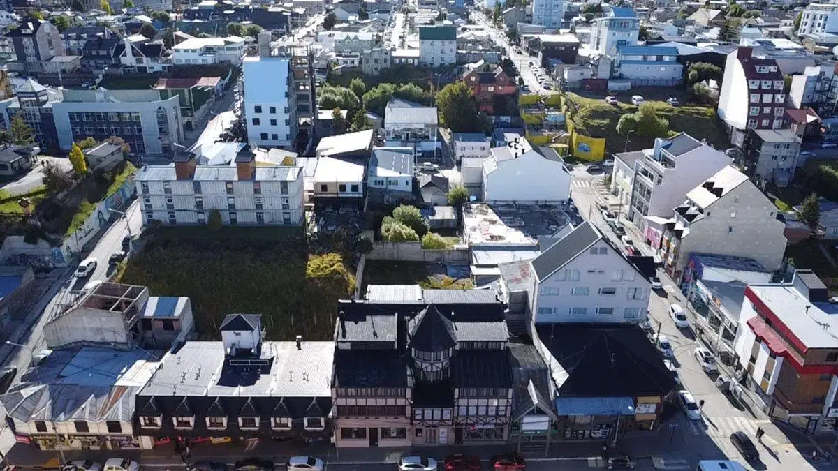Venta Edificio Mixto: Locales y Viviendas Centro 3