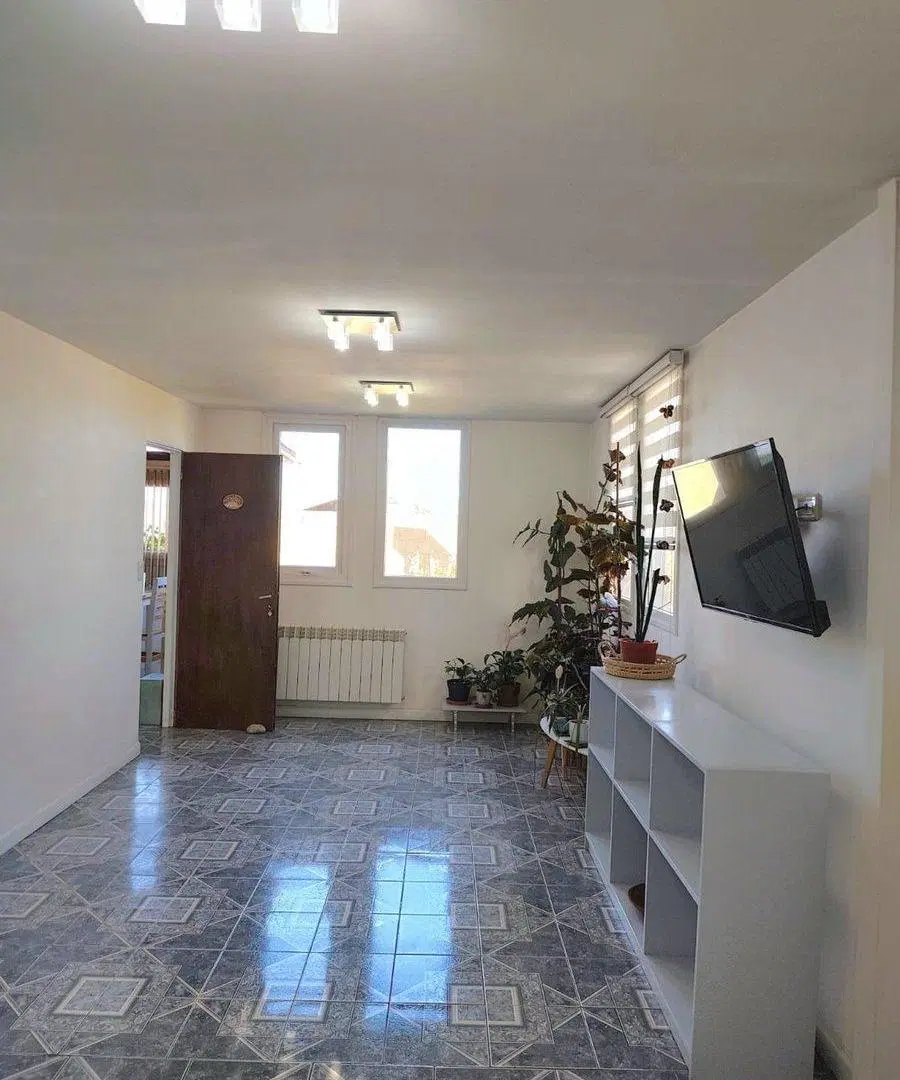 CASA CENTRICA CON PARRILLA Y PATIO 3