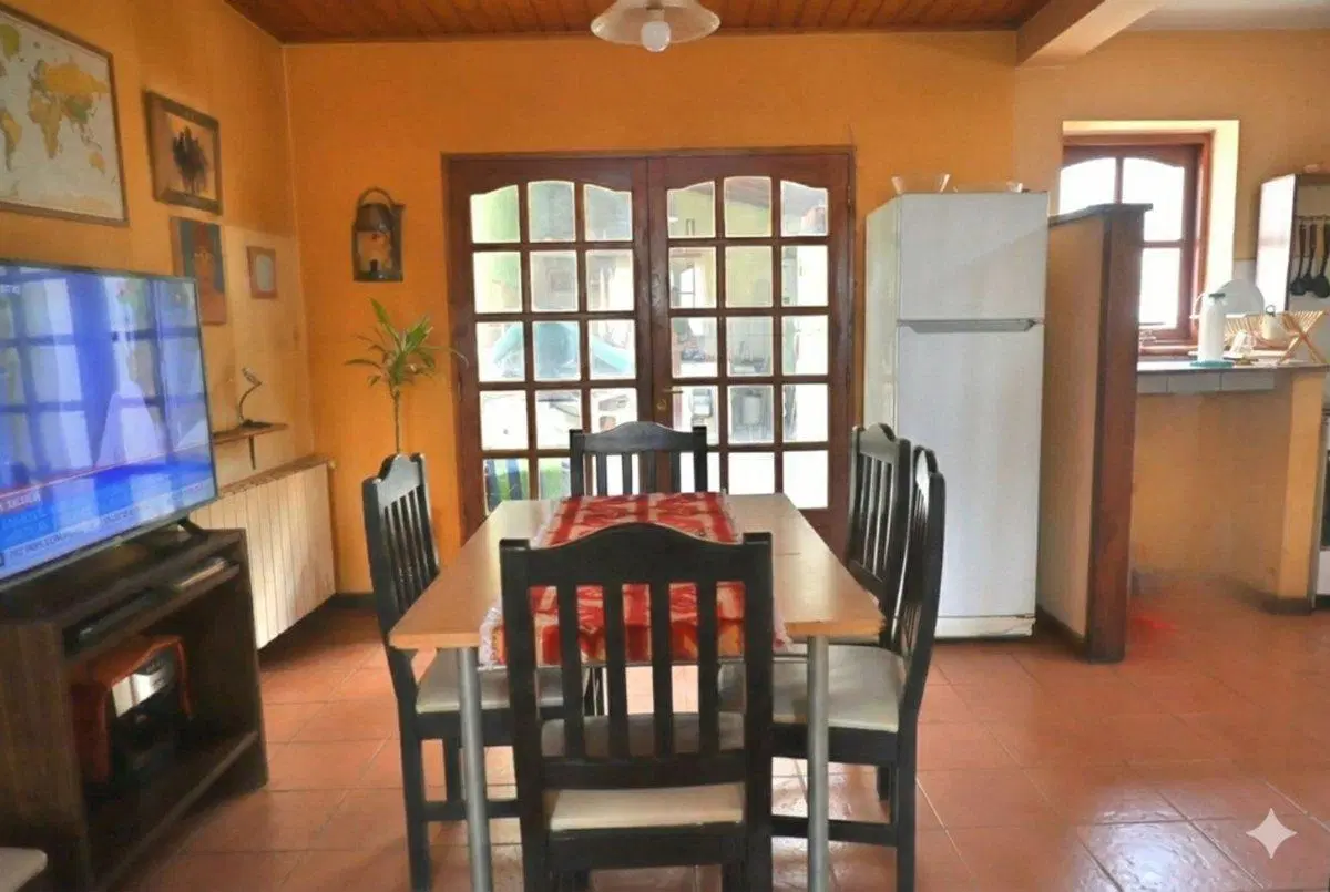 Casa 3 Dormitorios Quincho con Parrilla y patio 5