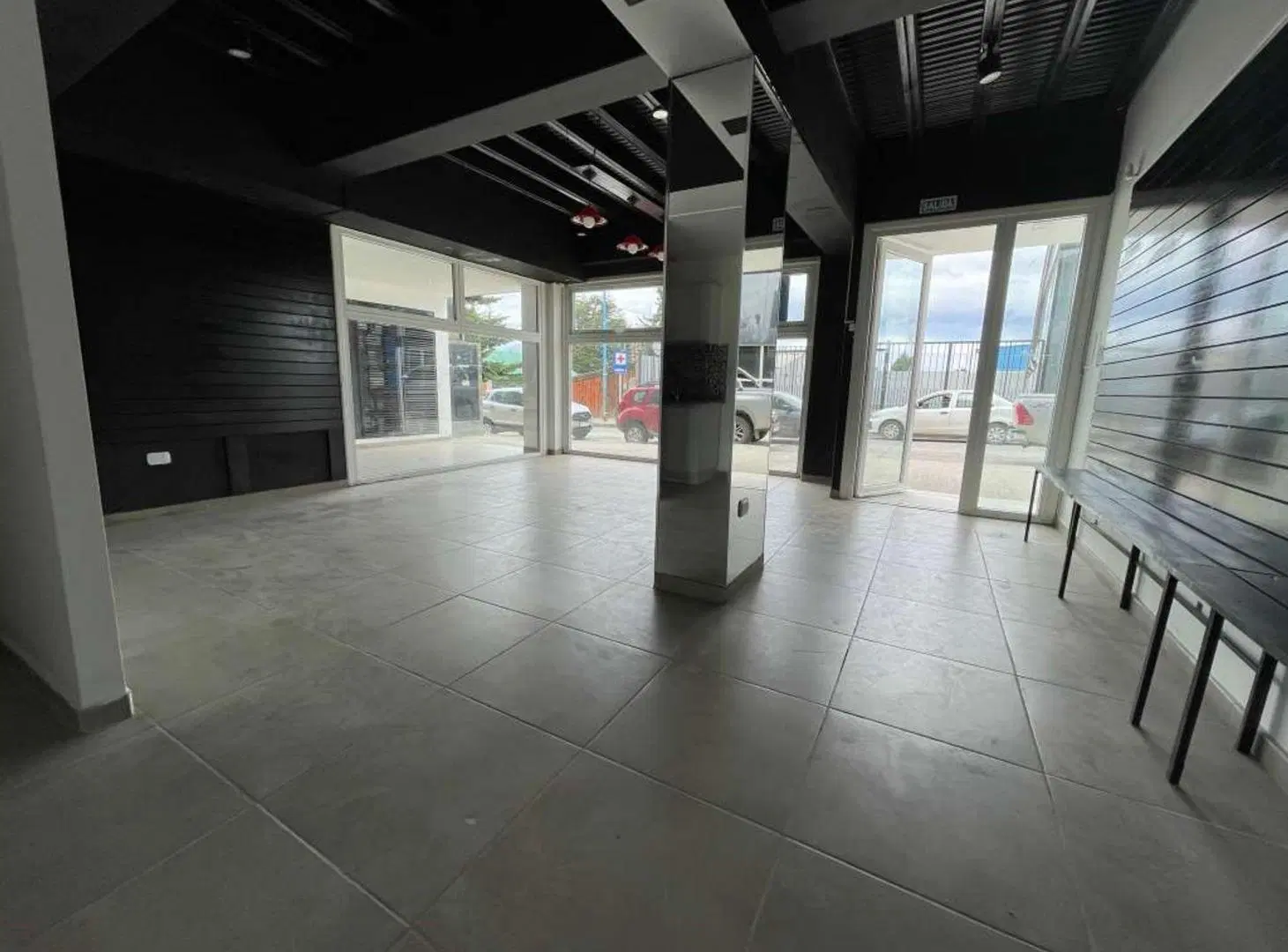 Importante Local Comercial Zona Centro 4