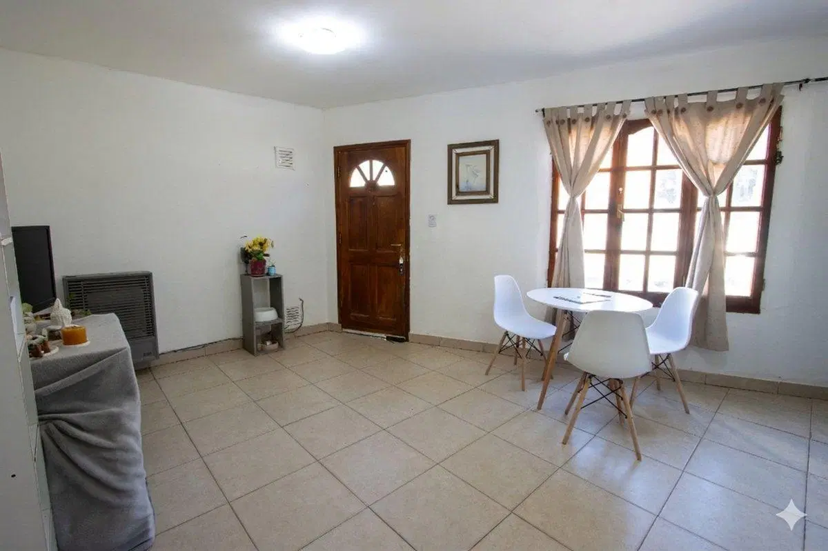 VENTA COMPLEJO 3  DEPARTAMENTOS + 1 CASA 2