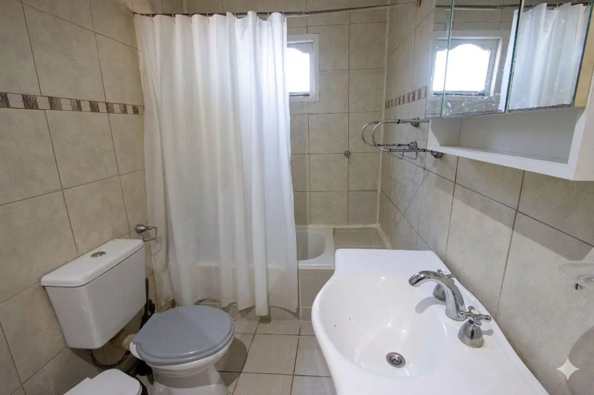 VENTA COMPLEJO 3  DEPARTAMENTOS + 1 CASA 5