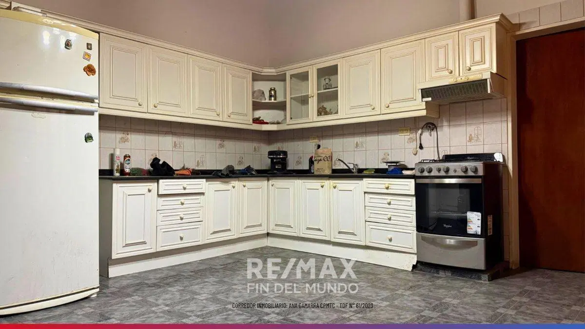 CASA EN VENTA 9 AMBIENTES CON QUINCHO Y PARRILLA 2