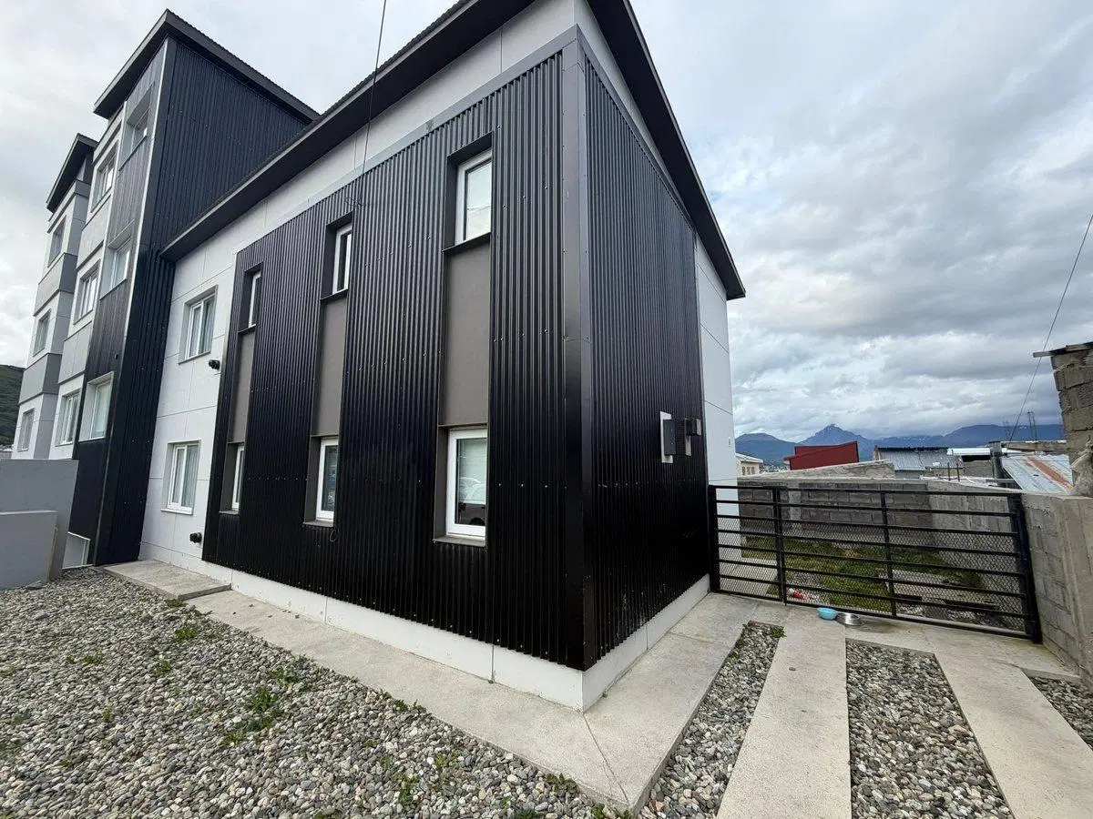 Excelente PH c/ Patio 5 ambientes-EN VENTA-USHUAIA 3