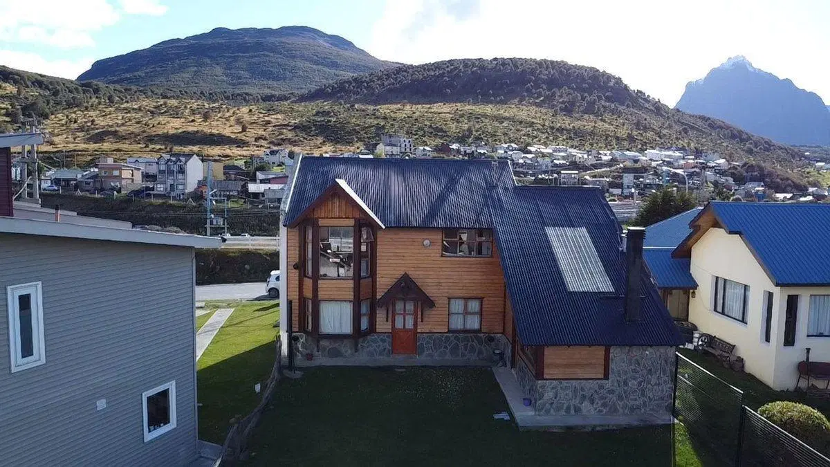 CASA EN VENTA | USH 4 dormitorios quincho y vistas 3
