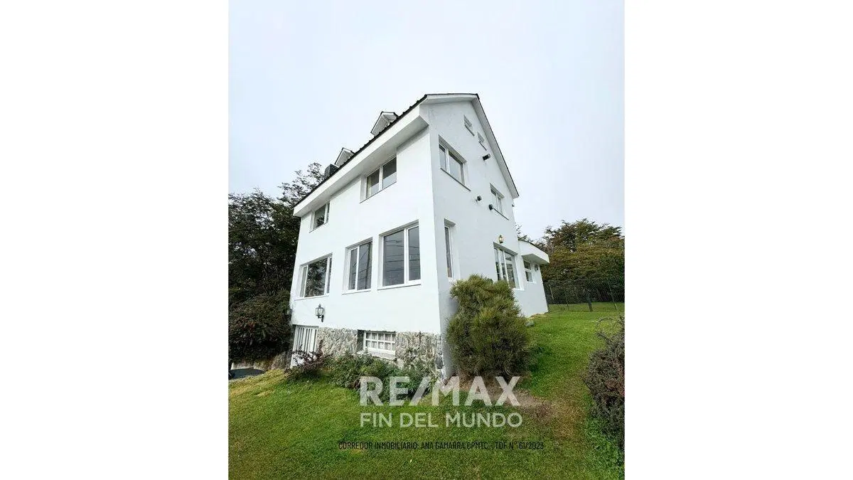 VENTA| CASA alta gama | 5 dorm y garage| Bº ANDINO 5