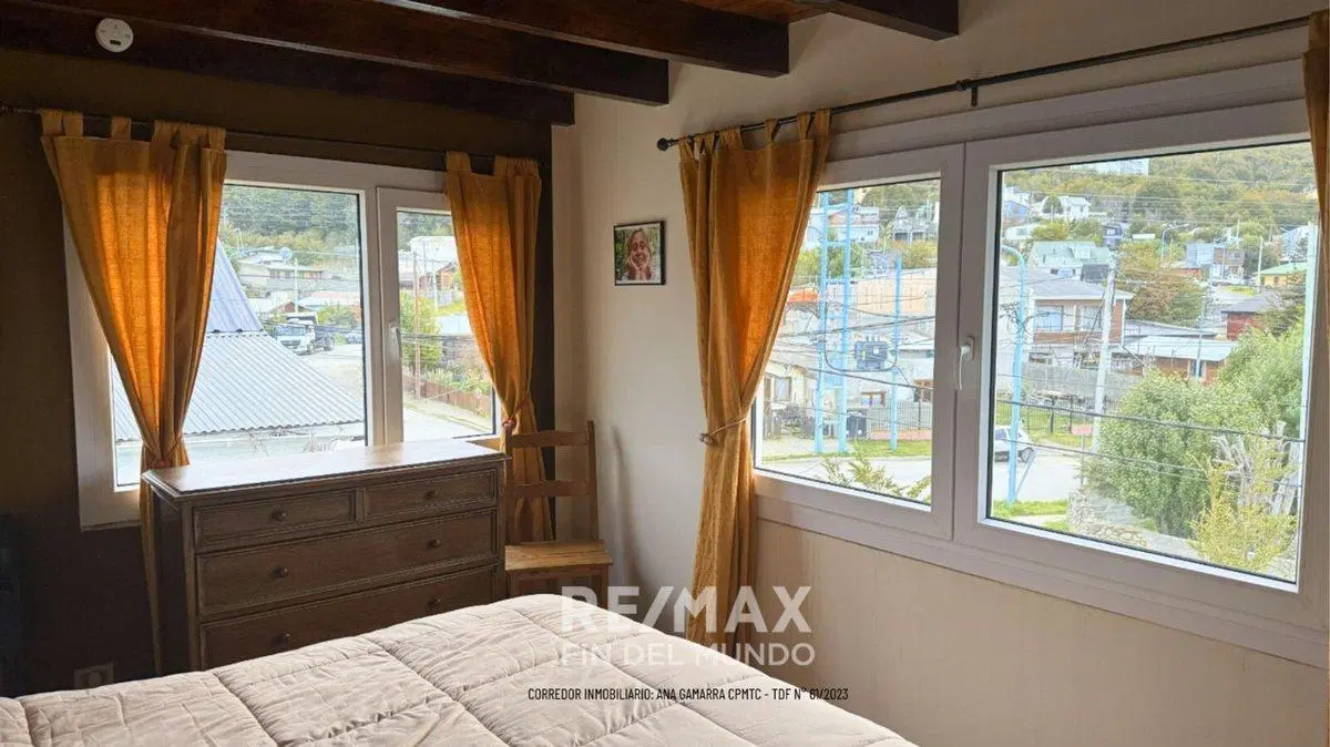 VENTA| CASA alta gama | 5 dorm y garage| Bº ANDINO 3