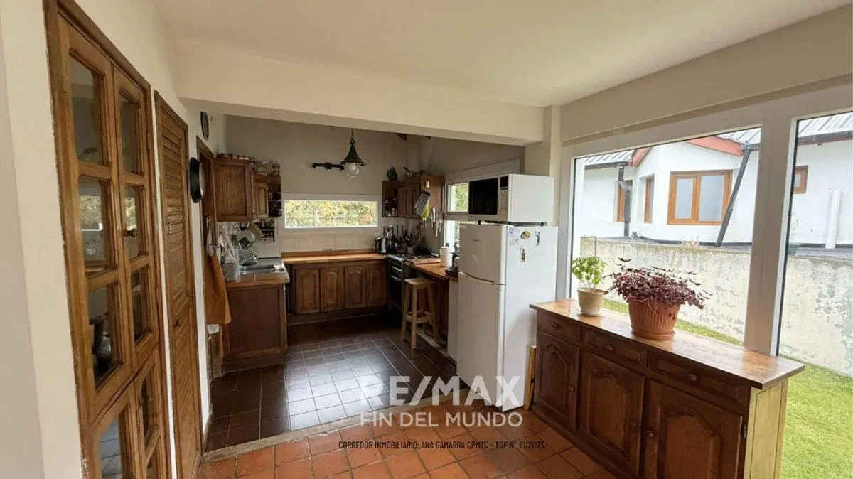 VENTA| CASA alta gama | 5 dorm y garage| Bº ANDINO 4
