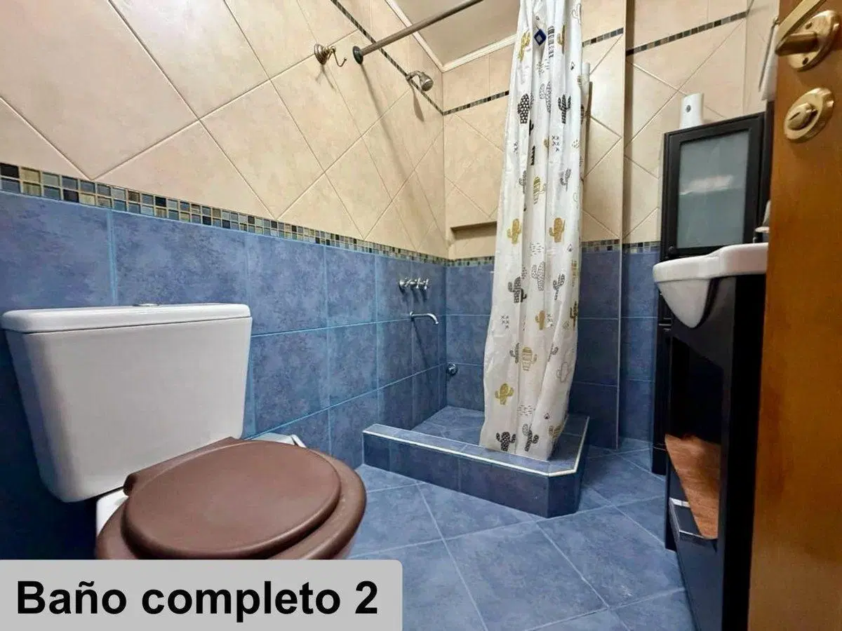 Amplia casa con patio y parrilla EN VENTA USHUAIA. 4