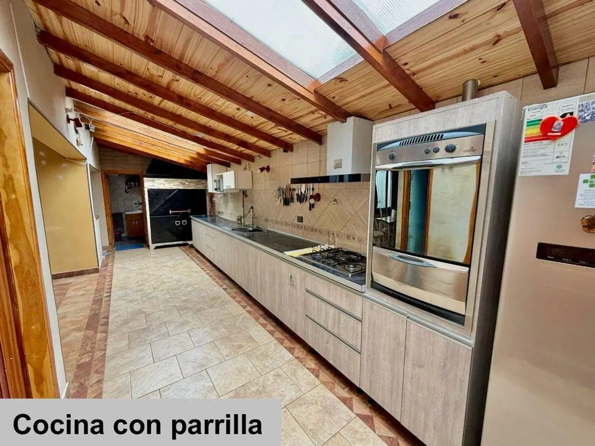 Amplia casa con patio y parrilla EN VENTA USHUAIA. 3