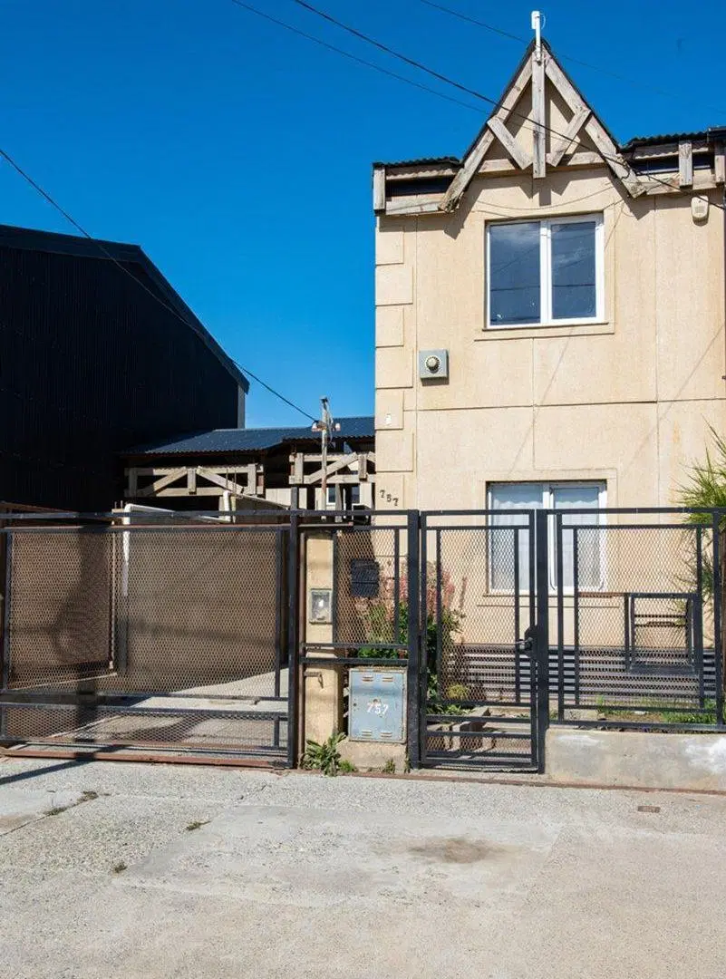 DUPLEX EN VENTA - 2 DORMITORIOS B° CHACRA 13 2