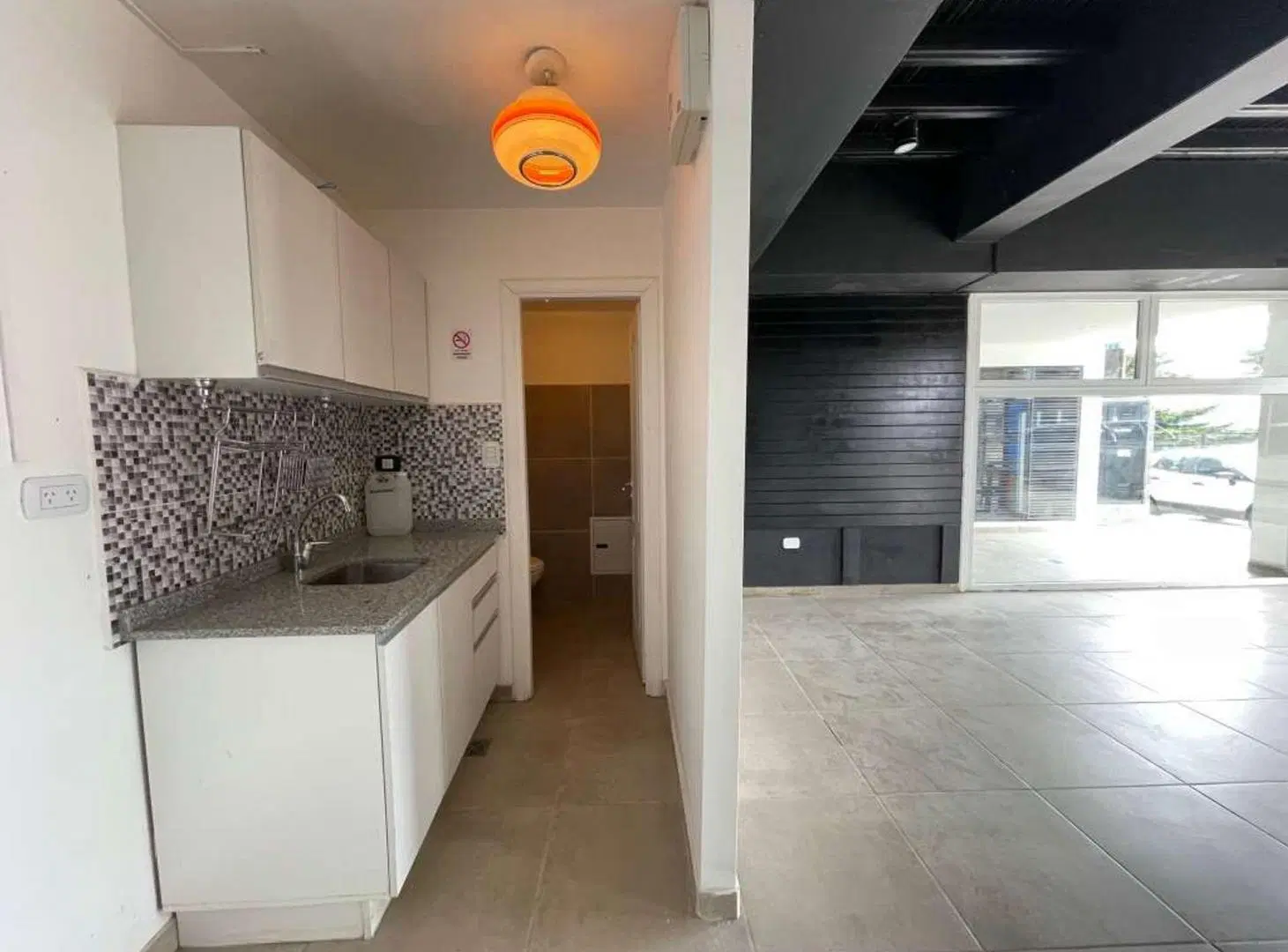Importante Local Comercial Zona Centro 5