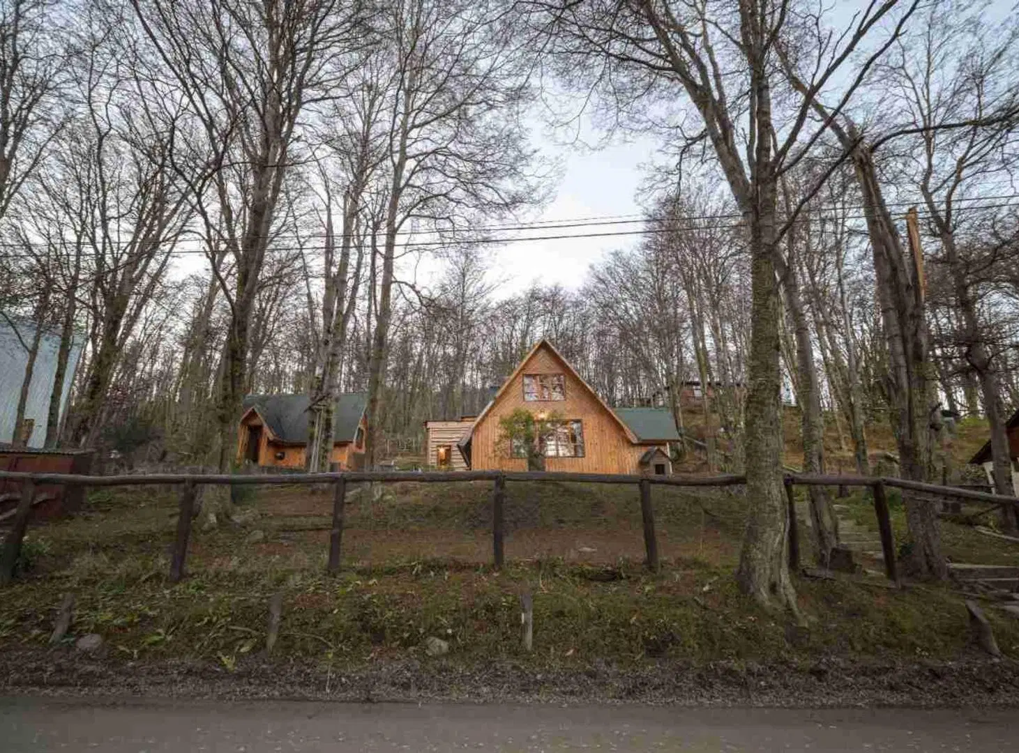 VENTA DE CASA TIPO CABAÑA + MONOAMBIENTE 3