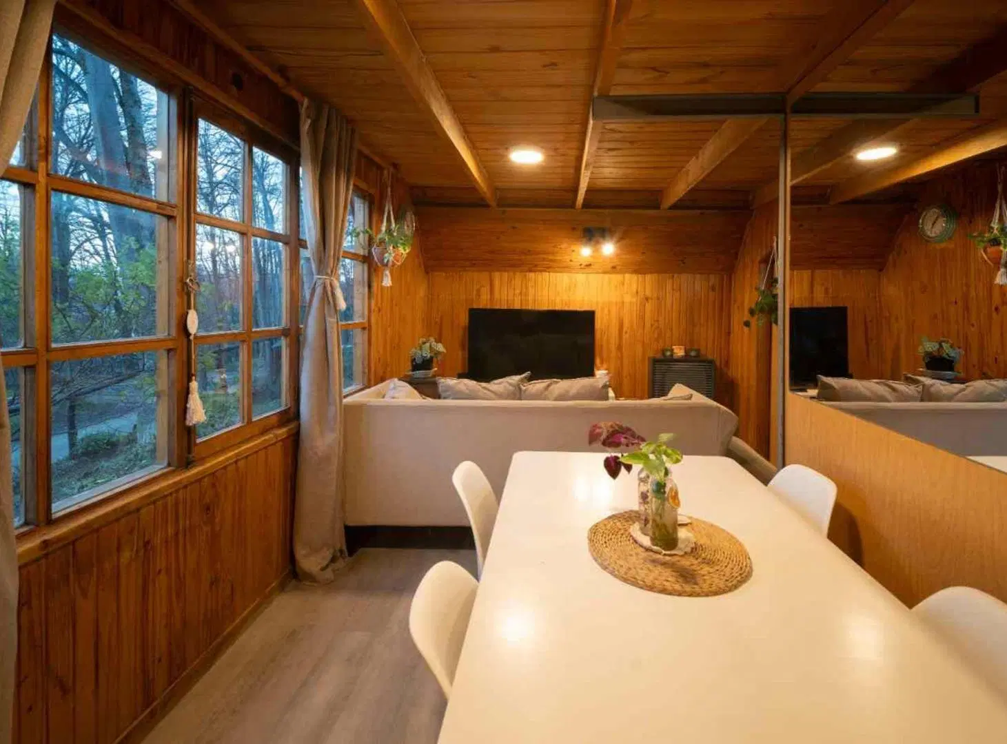 VENTA DE CASA TIPO CABAÑA + MONOAMBIENTE 4