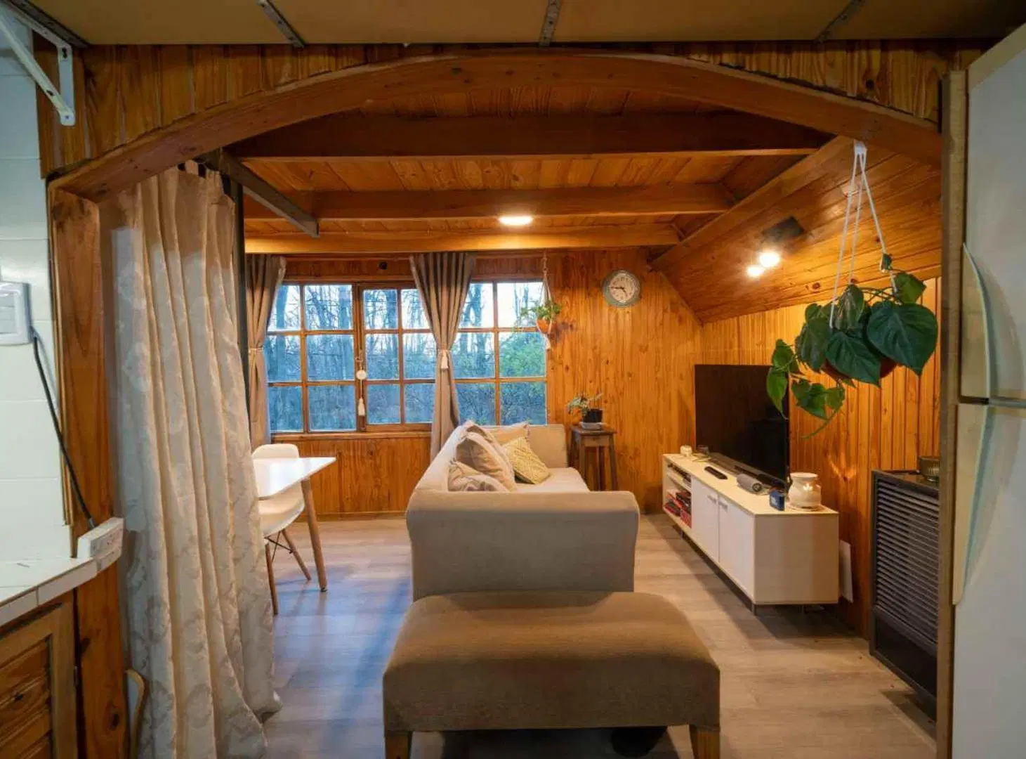 VENTA DE CASA TIPO CABAÑA + MONOAMBIENTE 5
