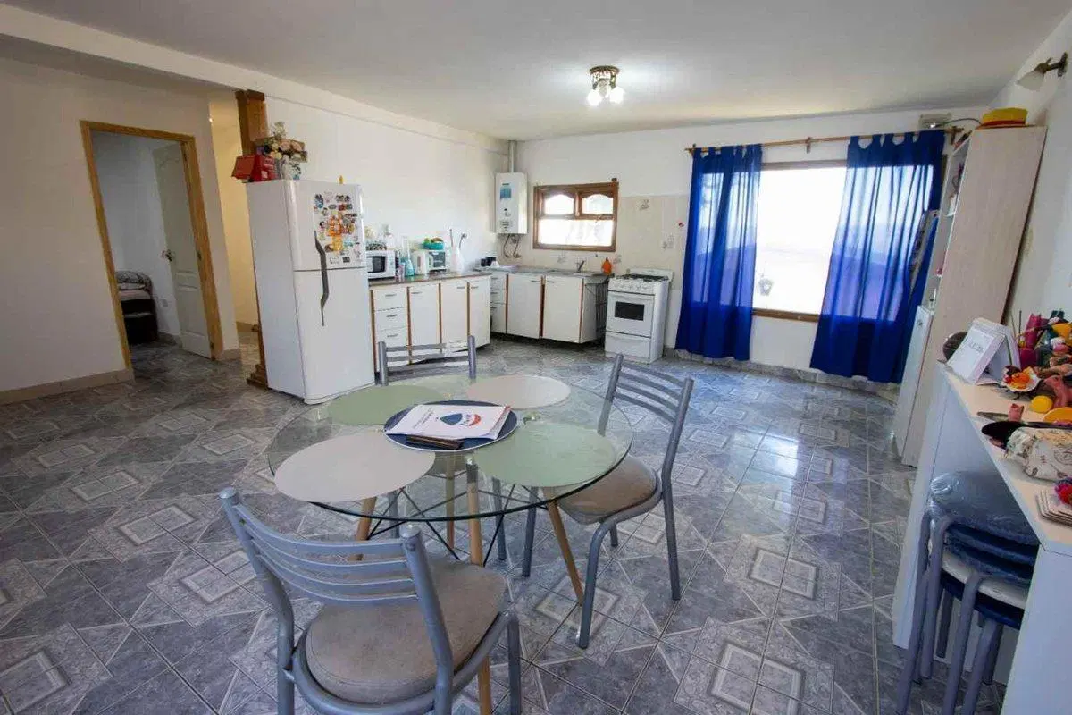 VENTA COMPLEJO 3  DEPARTAMENTOS + 1 CASA 5