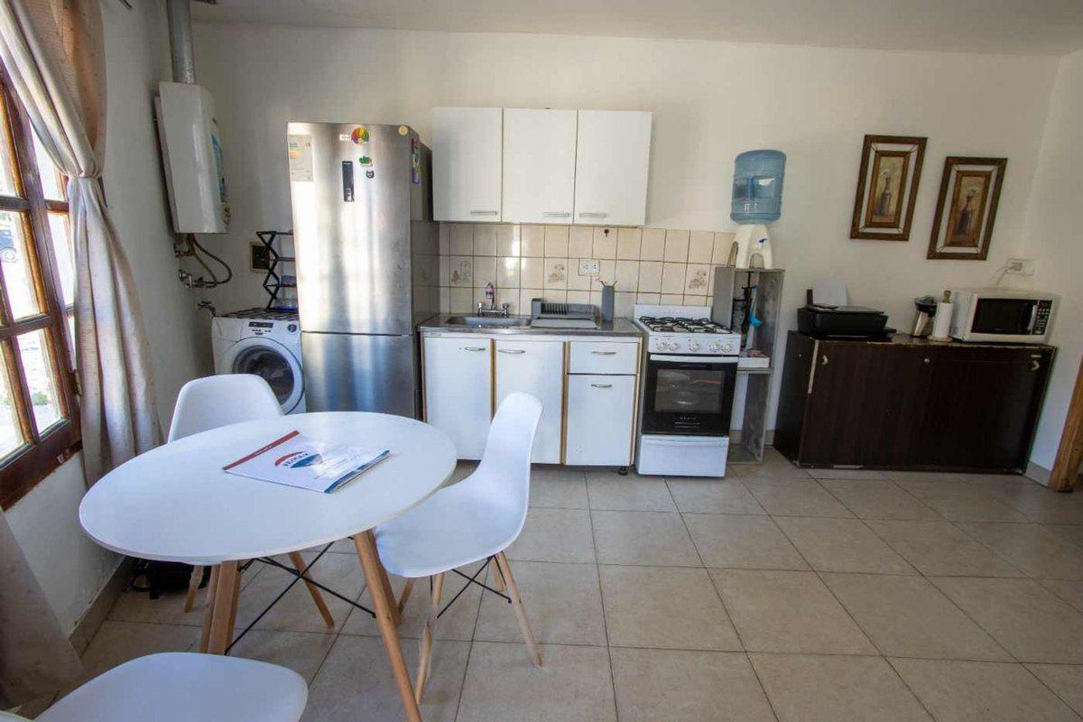 Foto de VENTA COMPLEJO 3 DEPARTAMENTOS + 1 CASA, imagen 3