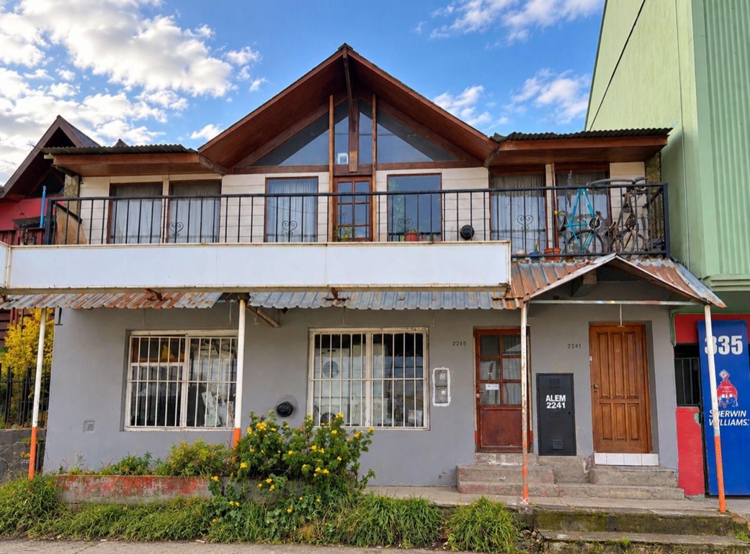 Foto de VENTA O PERMUTA casa + local + dptos Ushuaia., imagen 3