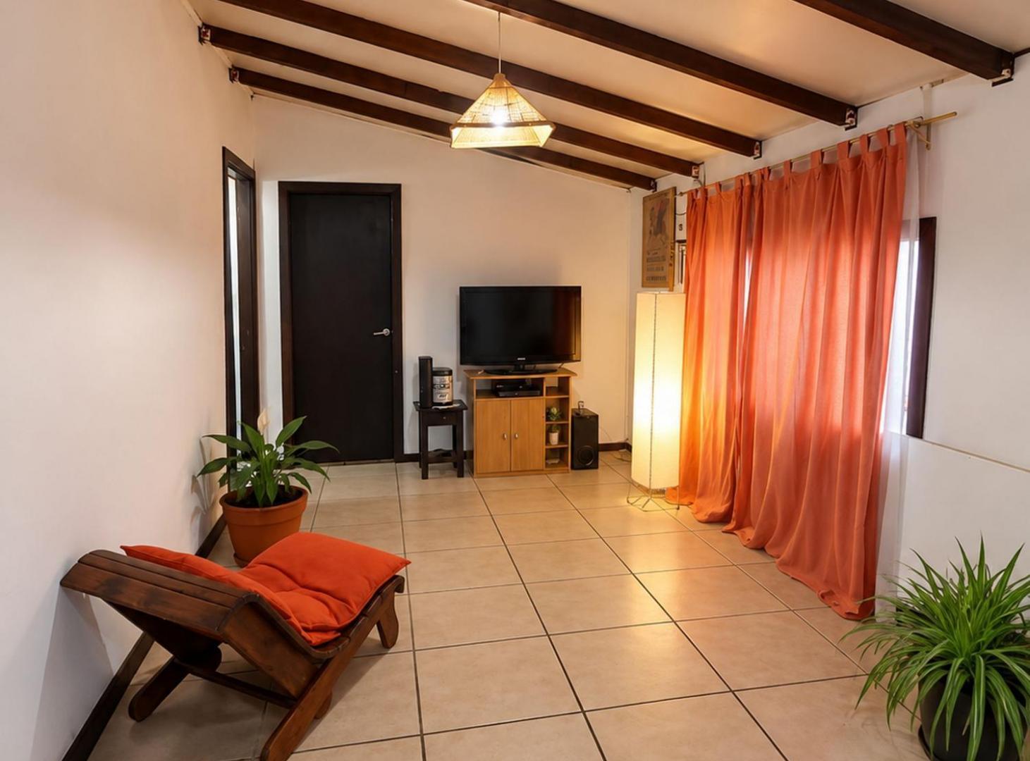 Foto de CASA MÁS DEPARTAMENTO – UBICACION CENTRICA, imagen 4