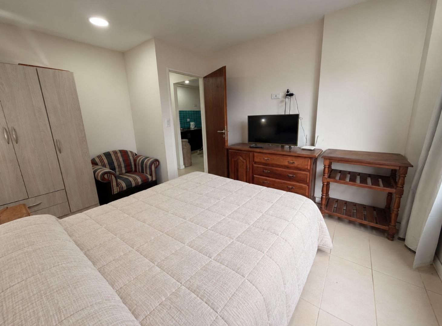 Foto de VENTA DE DEPARTAMENTO 1 DORM ALTOS DE OSHOVIA, imagen 4