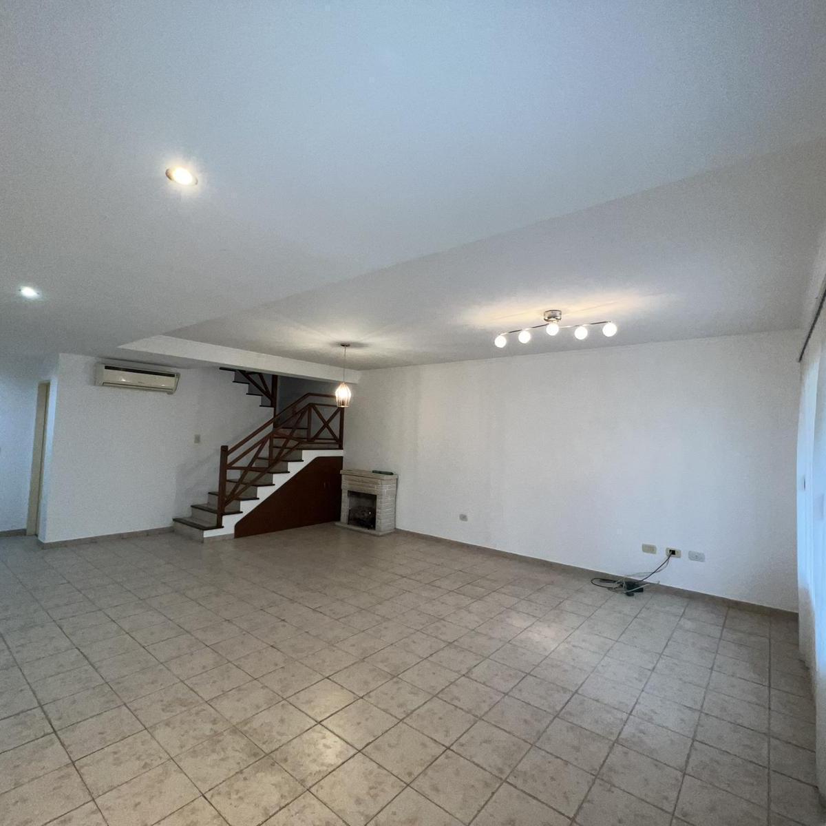COMODO  DUPLEX DE 4 AMB. VENTA O ALQUILER EN BARRIO ALTOS DEL SOL