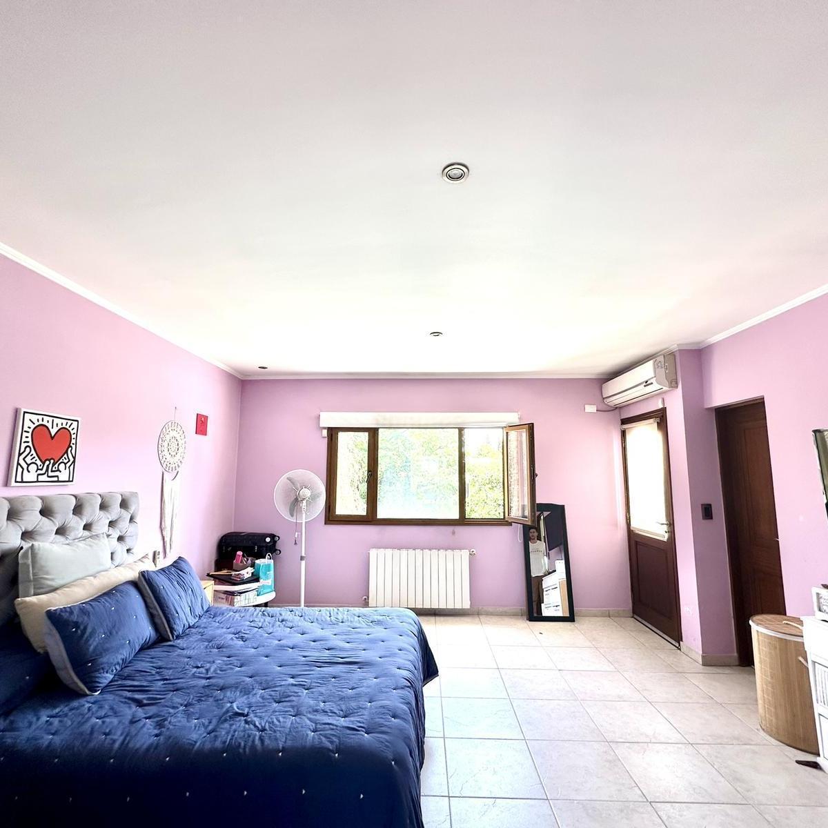 AMPLIA CASA 5 AMBIENTES BARRIO ALTOS DEL SOL EN VENTA