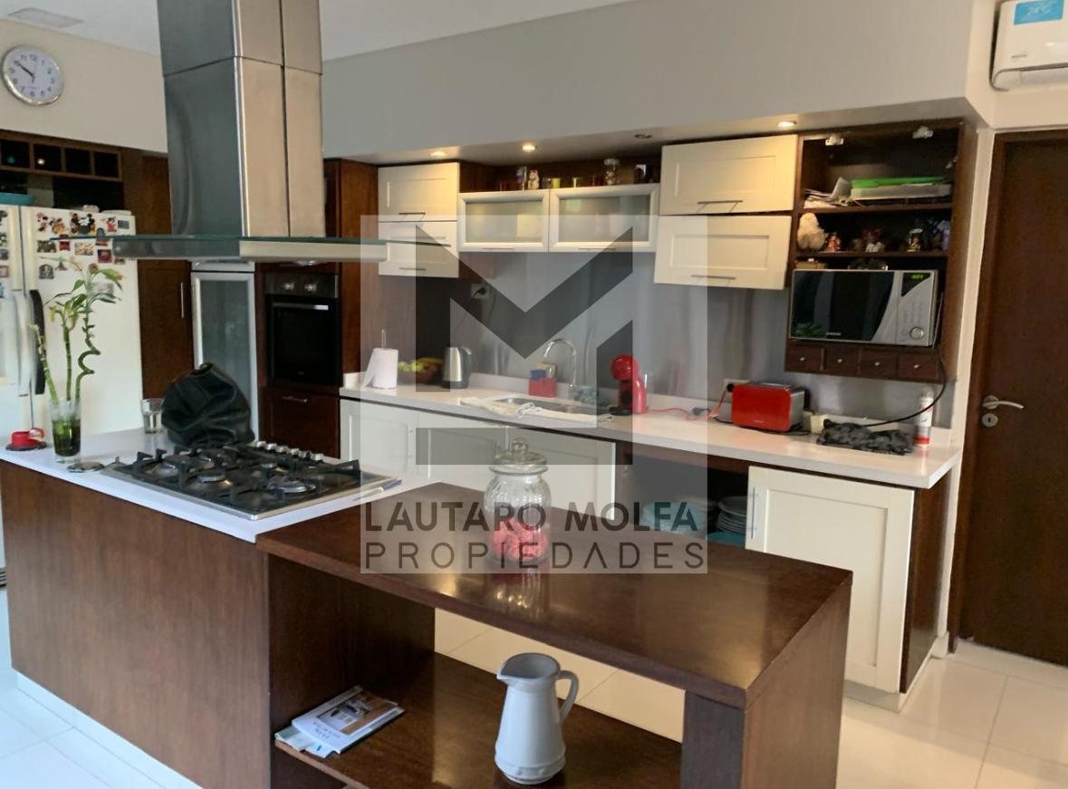 Casa EN VENTA en Barrio Cerrado Campos De Álvarez