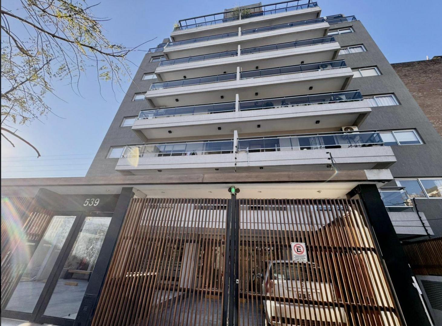 DEPARTAMENTO CON COCHERA EN MORON