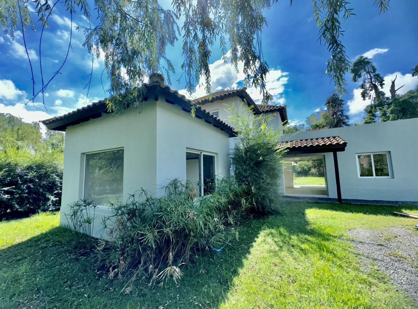 Alquiler Venta Casa 5 AMBIENTES BARRIO CERRADO ALTOS DEL SOL